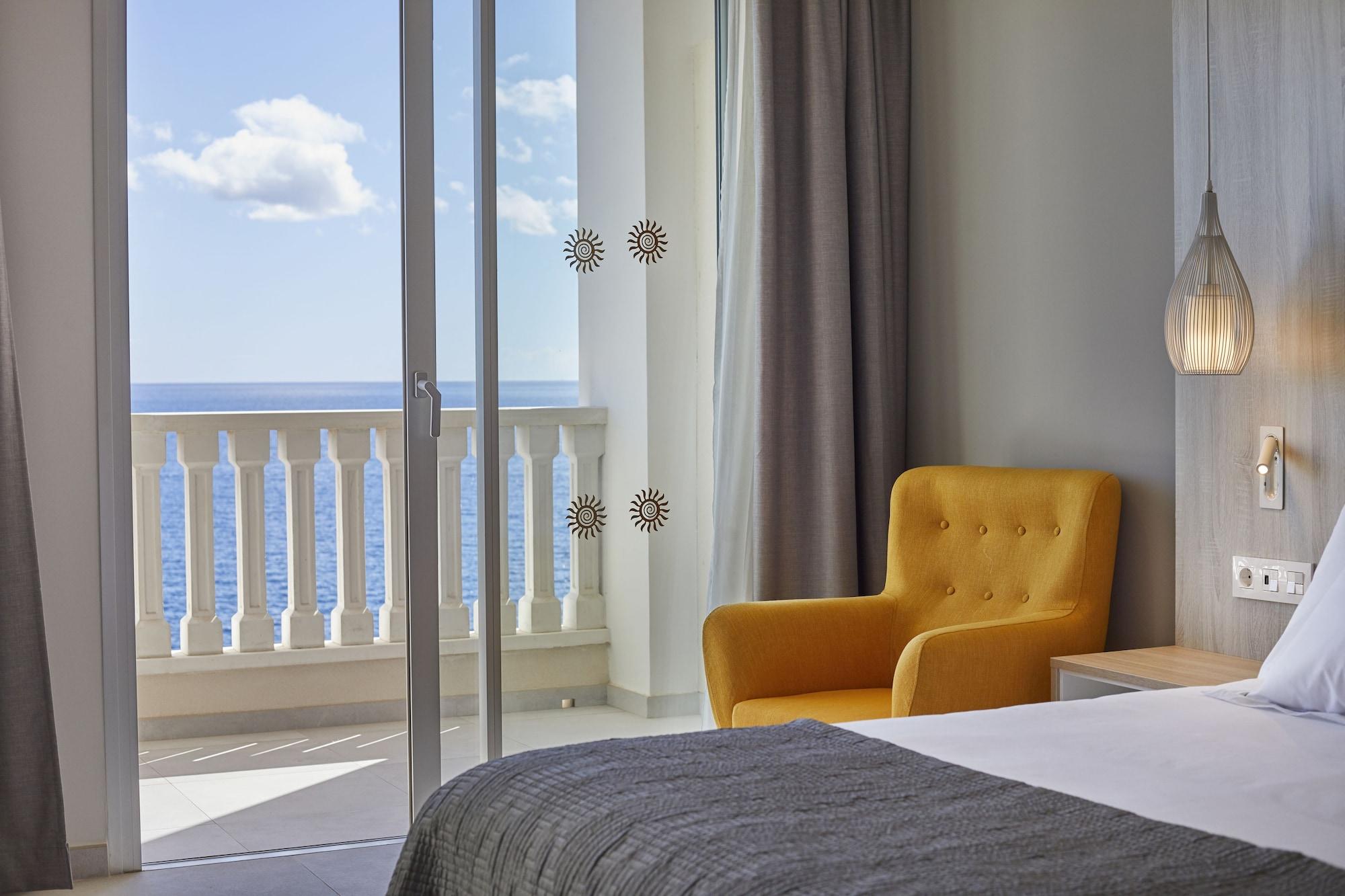 Bahia Principe Fantasia Tenerife ซานมิเกลเดียโบนา ภายนอก รูปภาพ A room at the hotel