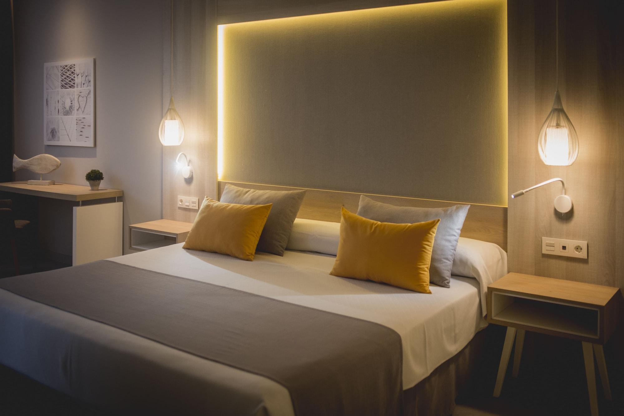 Bahia Principe Fantasia Tenerife ซานมิเกลเดียโบนา ภายนอก รูปภาพ Room at the Hotel Barceló Sevilla