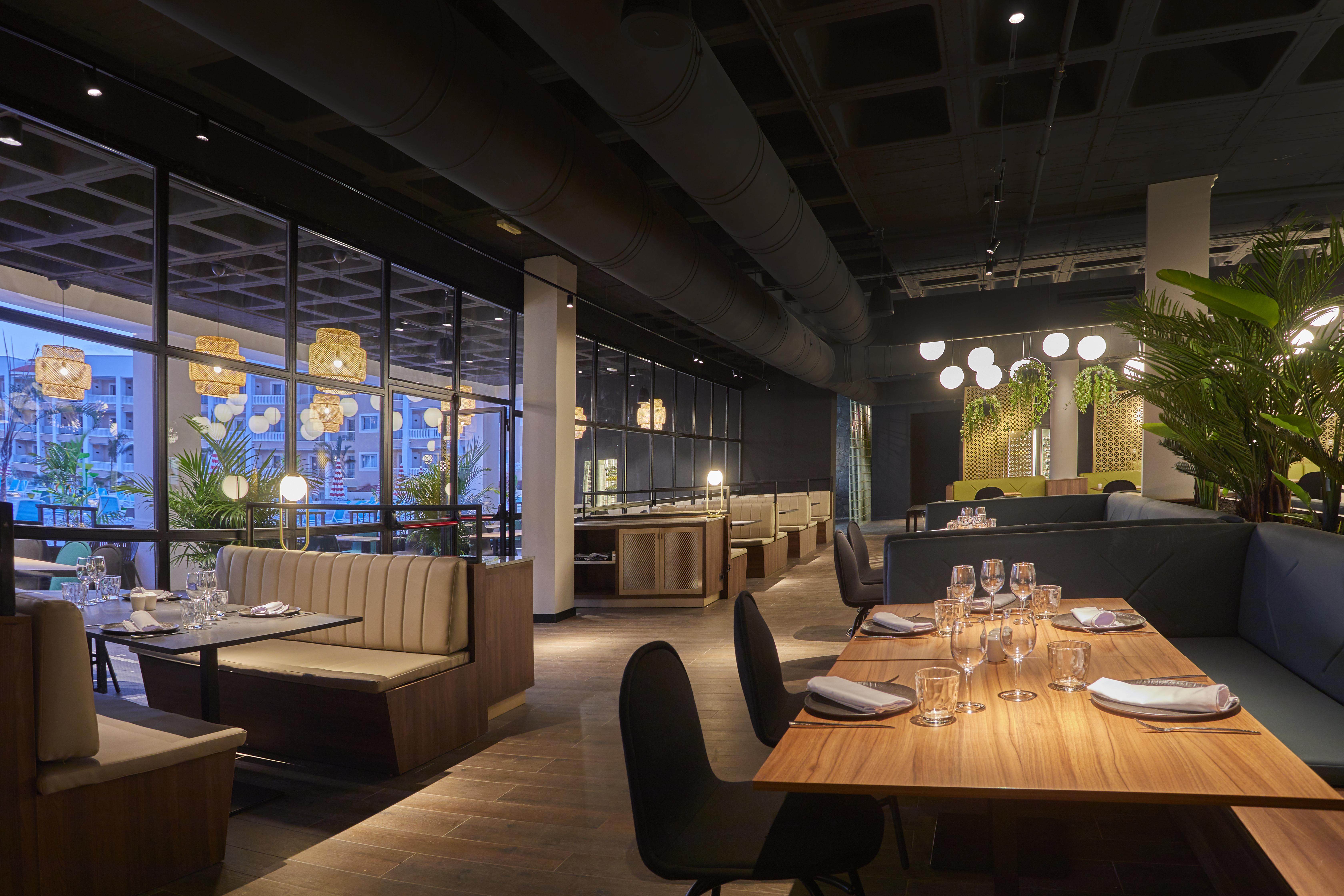 Bahia Principe Fantasia Tenerife ซานมิเกลเดียโบนา ภายนอก รูปภาพ Interior of the restaurant